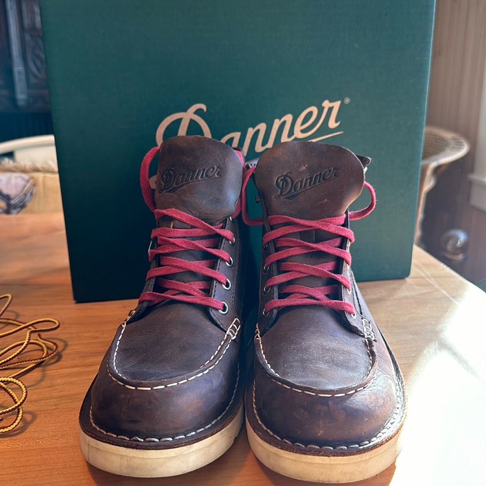 Danner women’s bull run moc toe boots